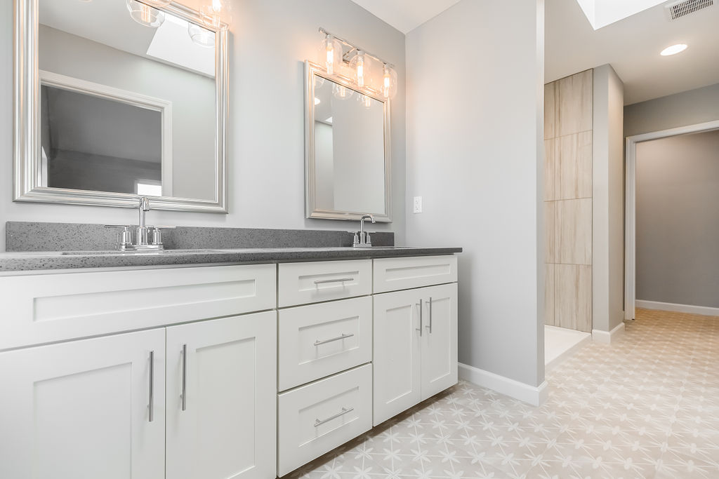 Longfellow second bathroom with tile and vanity